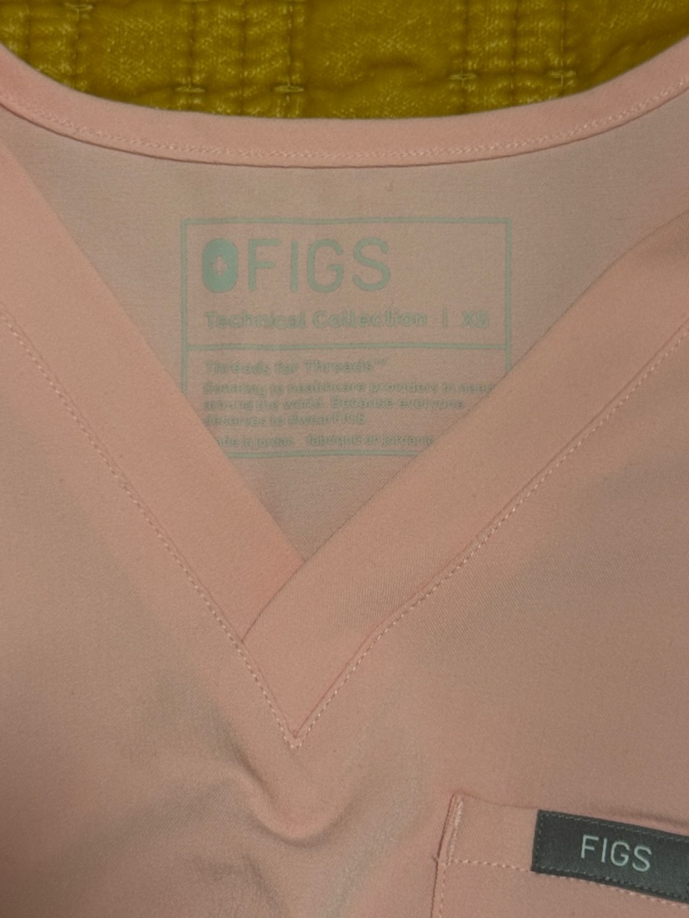 Figs Light Pink V-Neck Scrub Top and Jogger Set XS TOP / XSP JOGGERS - Picture 6 of 6